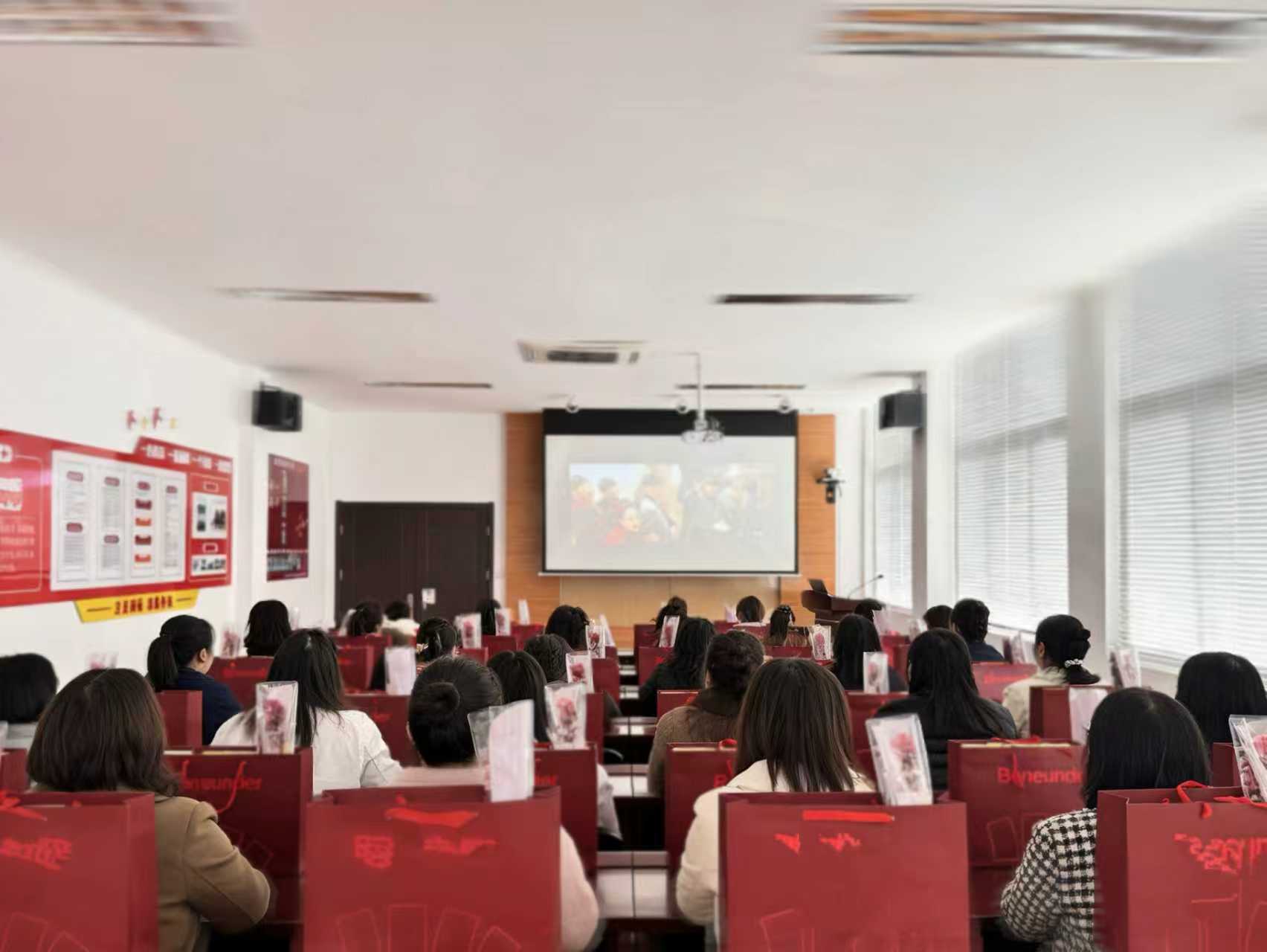 94822d38a0aca2c0839921fdb18e426e.jpg 94822d38a0aca2c0839921fdb18e426e.jpg